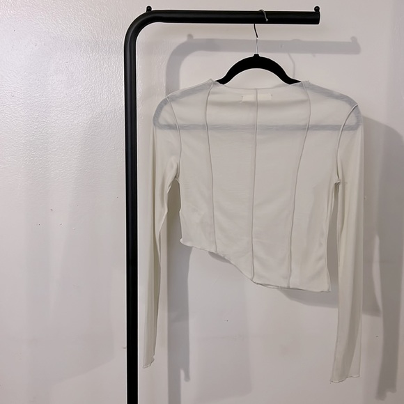 Oak + Fort asymmetrical ls crop top - Picture 2 of 4